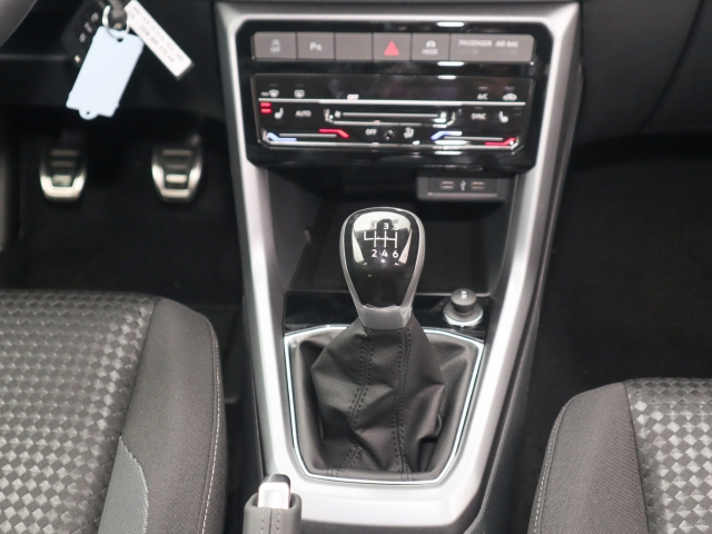 VW T-Cross ACTIVE 1.0 TSI 5 JAHRE GARANTIE digitales Cockpit . Apple CarPlay