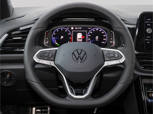 VW T-Roc R-Line Black Style 1.5 TSI DSG AHK Pano Kamera