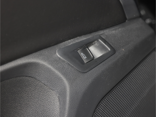 VW T-Roc R-Line Black Style1.5 TSI DSG AHK LED Kamera