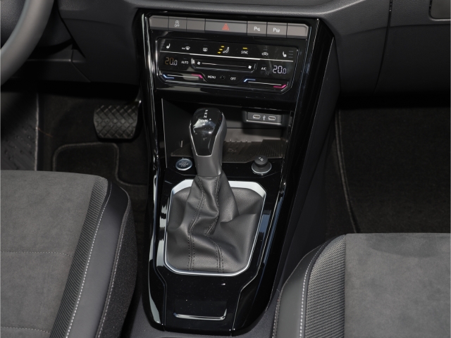 VW T-Roc Open Sky1.5 TSI DSG AHK Pano Kamera Matrix LED