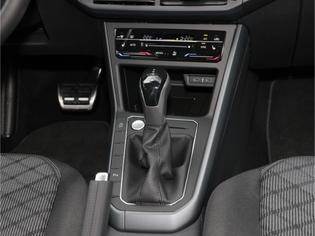 VW Taigo R-Line Black Style 1.5 TSI DSG Kamera