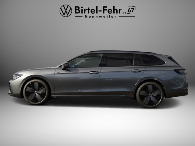 VW Passat Variant R-Line 2.0 TDI 4Motion DSG AHK IQ Light
