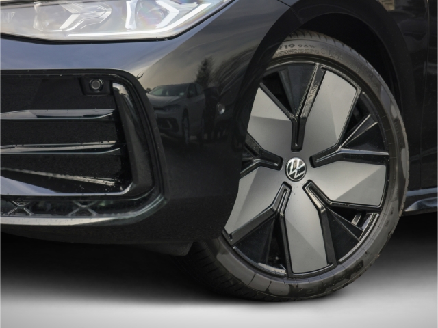 VW Passat Variant Black-Style R-Line 2.0 TDI DSG 4Motion
