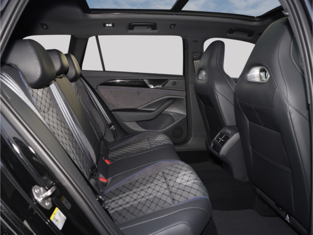 VW Passat Variant Black-Style R-Line 2.0 TDI DSG 4Motion