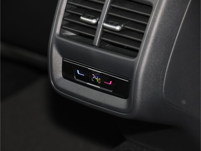 VW Passat Variant Black-Style R-Line 2.0 TDI DSG 4Motion
